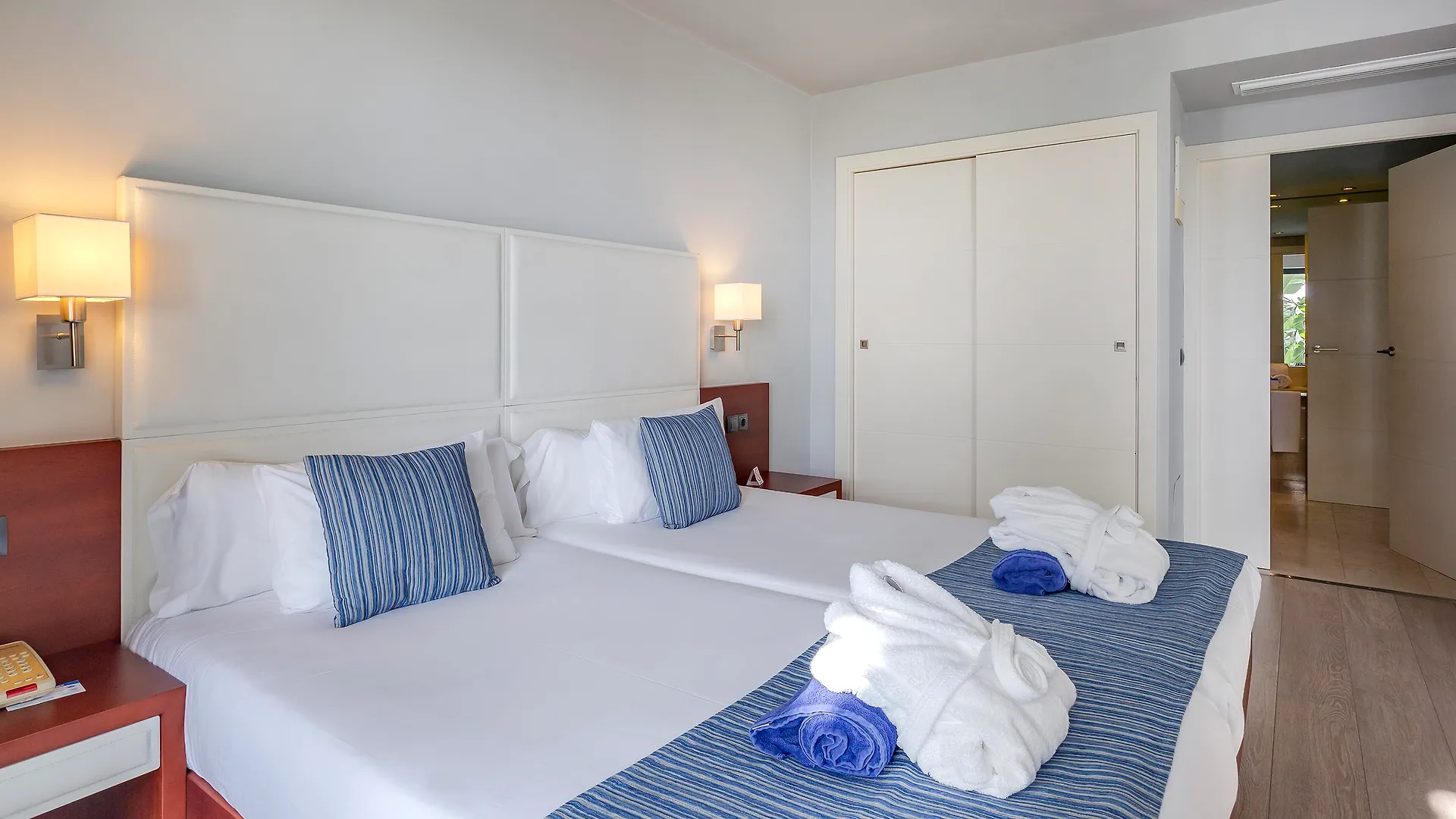 Marins Suites - Adults Only Hotel Кала Миллор